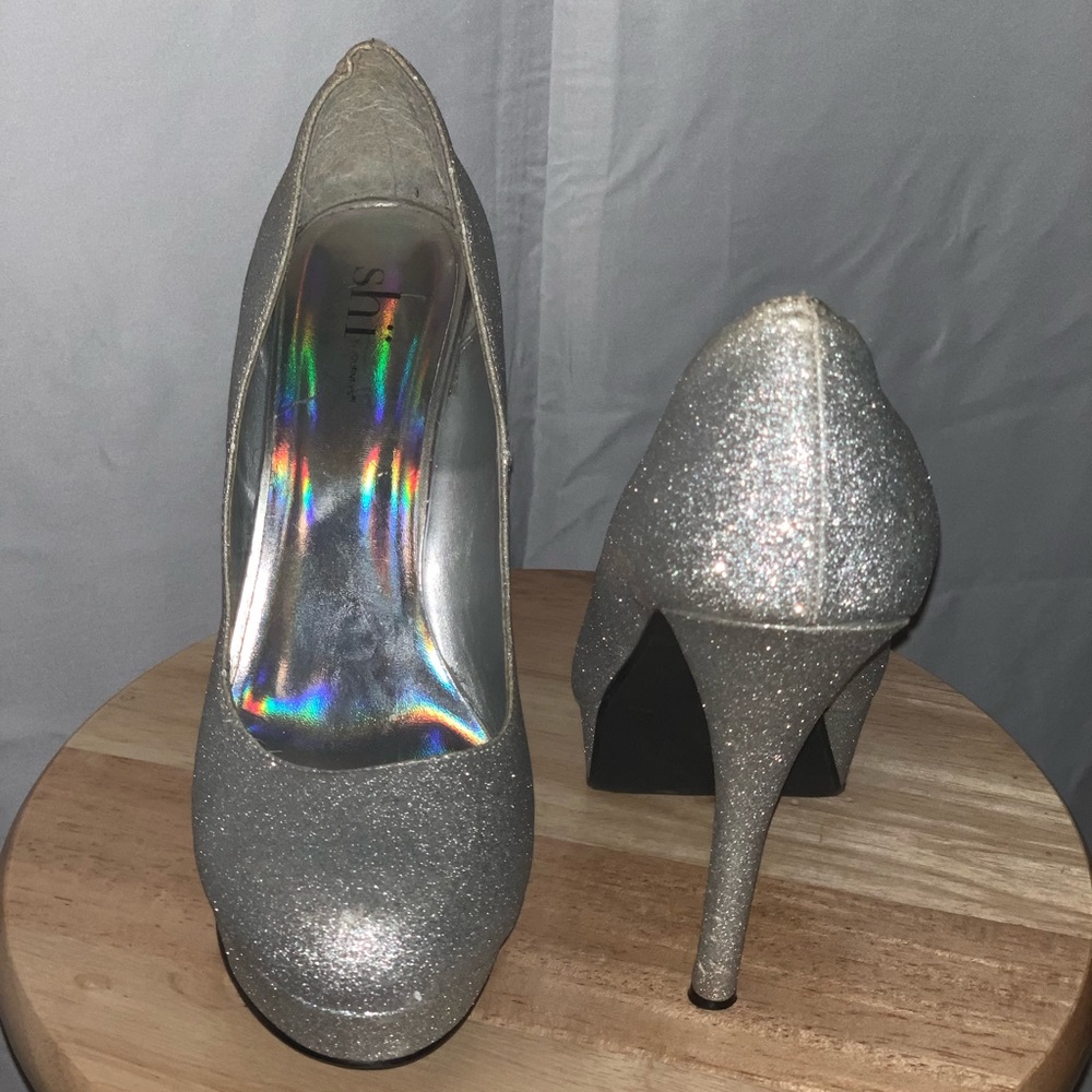 Size 11 silver sparkle pumps